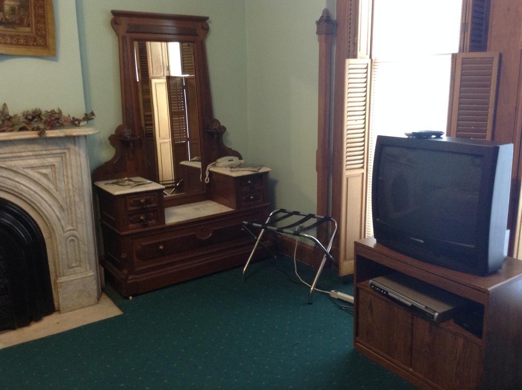 Inn Port D'Vino Dayton Room photo