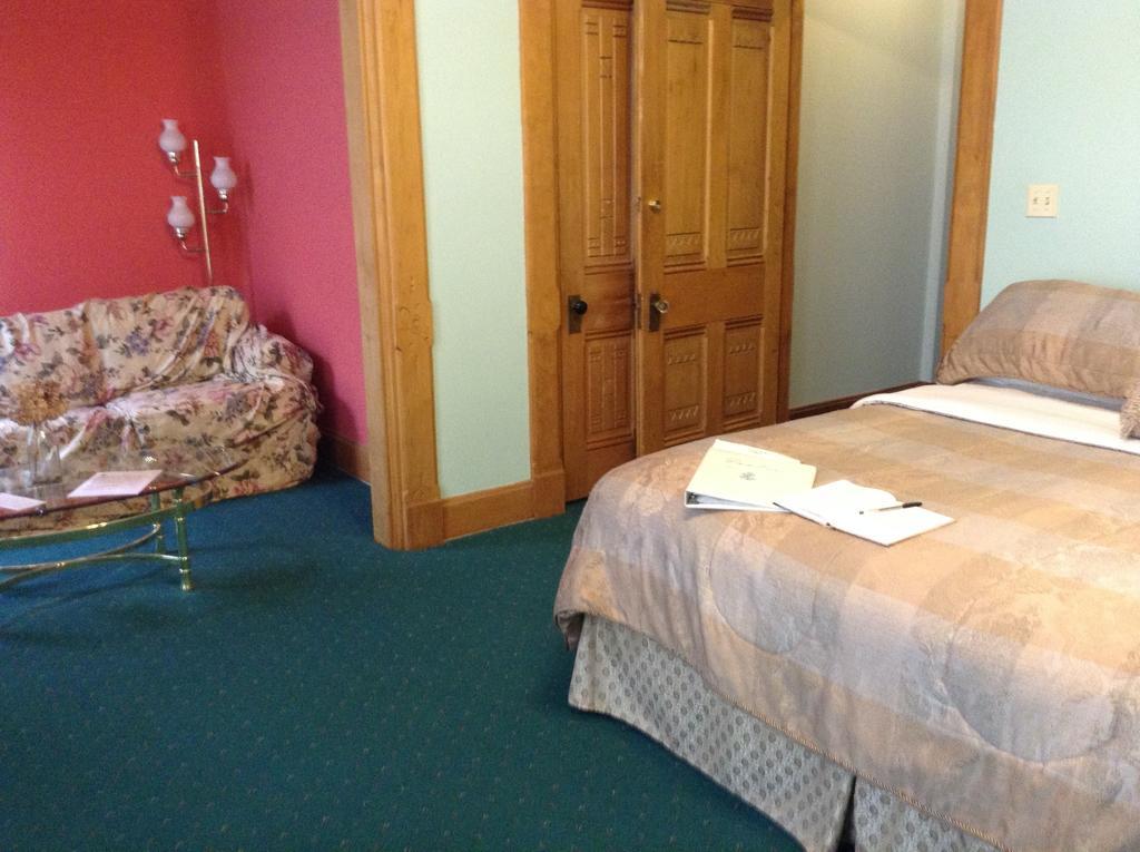 Inn Port D'Vino Dayton Room photo