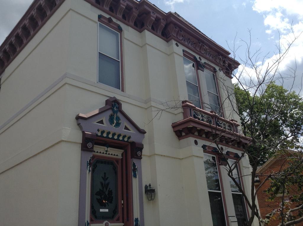 Inn Port D'Vino Dayton Exterior photo